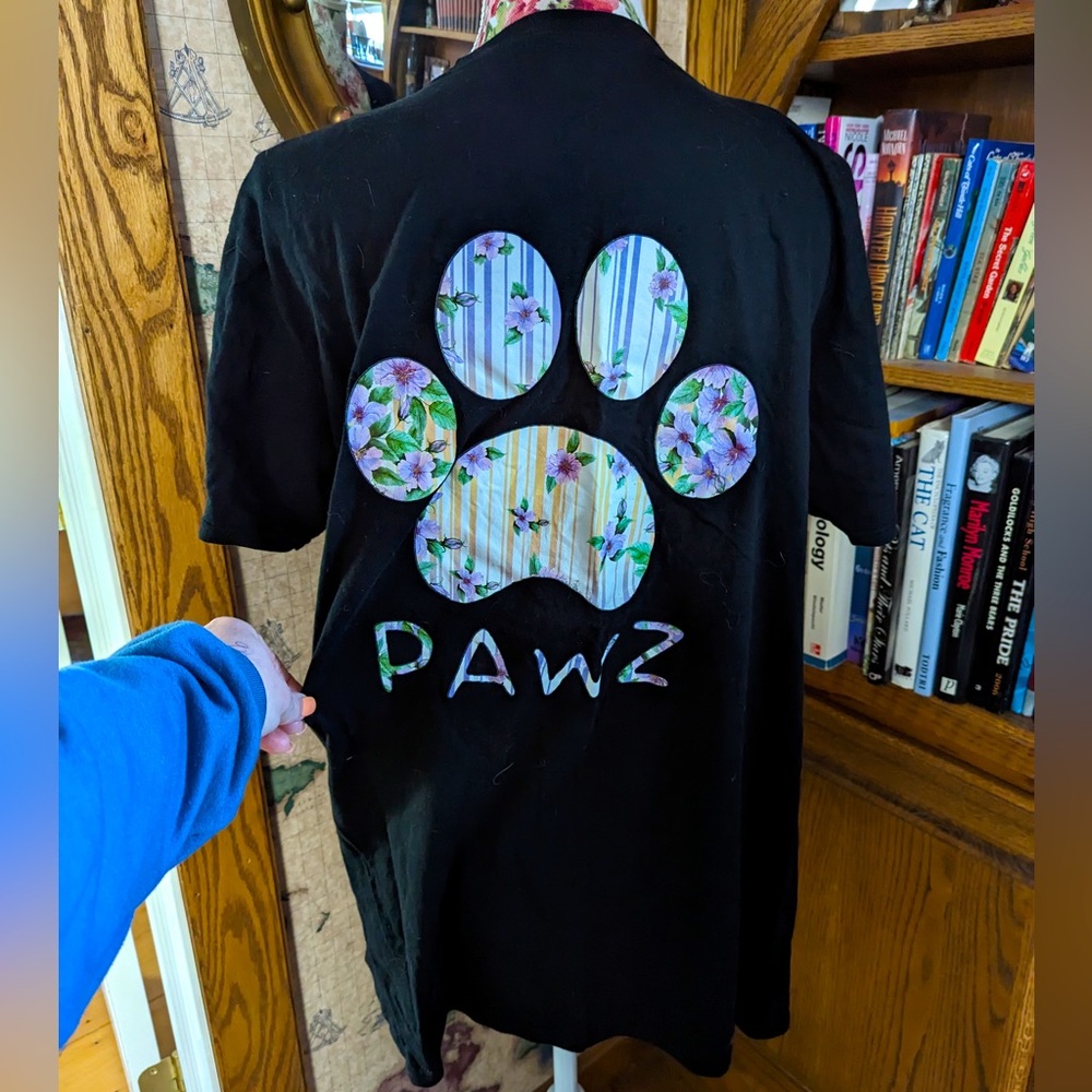 Pawz vanity floral tee